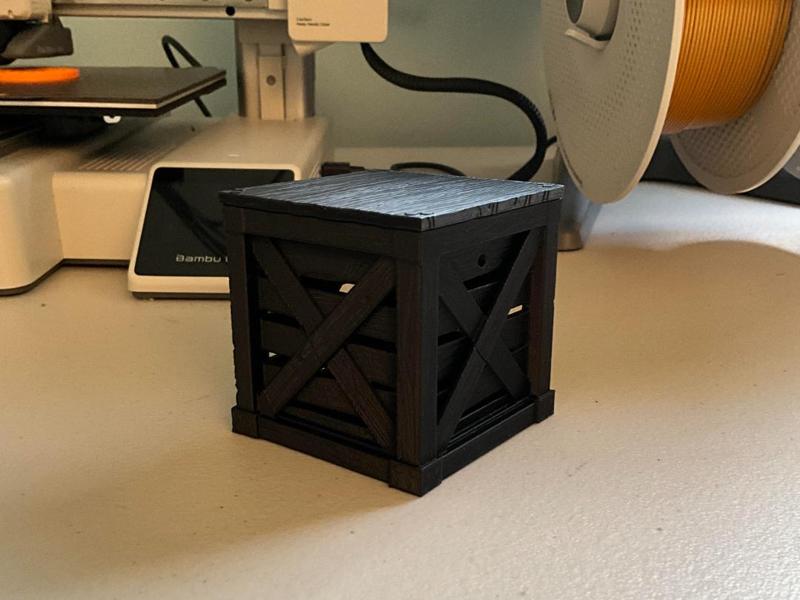 Miniature shipping crate with removable lid