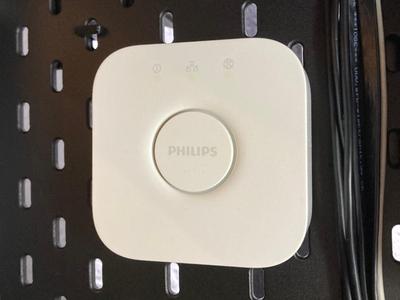 Skadis T-Clip Philips Hue Bridge Holder