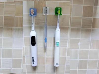 Toothbrush holder
