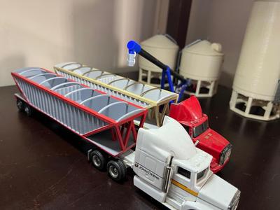 1/64 Tandem Grain Trailer