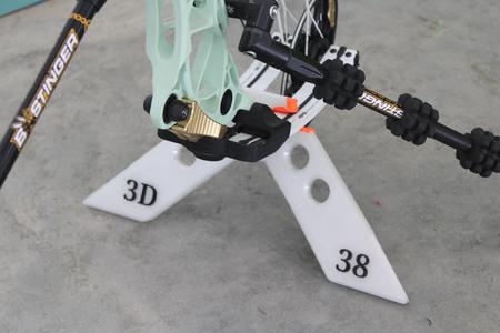 compound bow kick stand