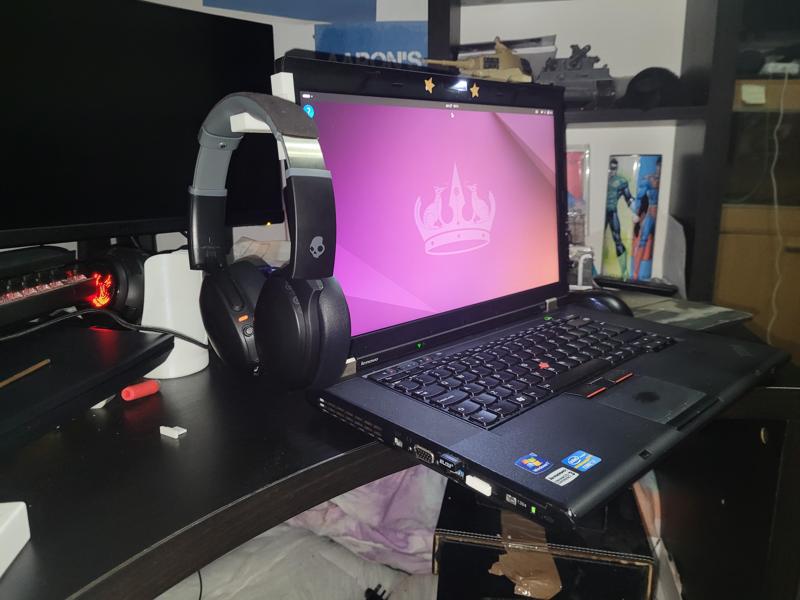 ThinkPad T series headphone holder