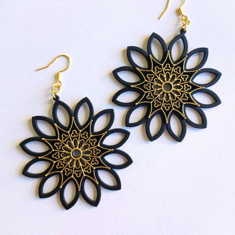 GOTHIC WINDOW INSPIRED FLOWER EARRING