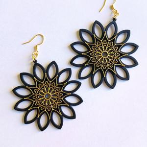 GOTHIC WINDOW INSPIRED FLOWER EARRING