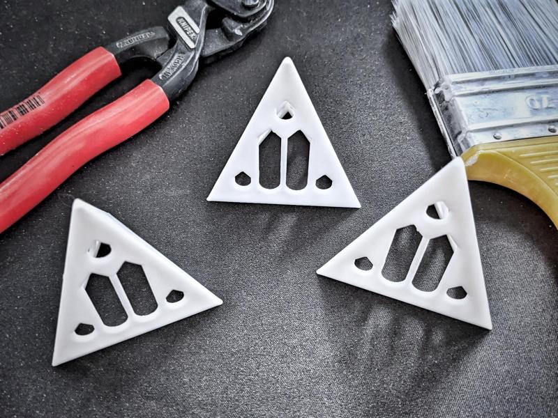 Triangle Paint Stand – Mini Spray Painting Pyramid