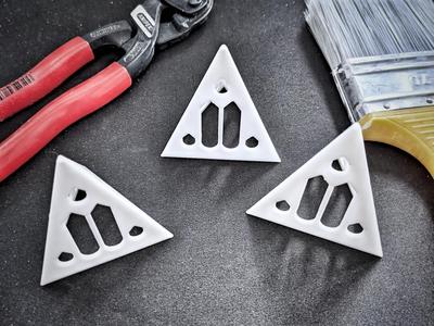 Triangle Paint Stand – Mini Spray Painting Pyramid