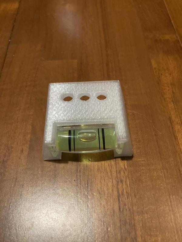 Bubble level holder for Vixen-styled dovetail bars