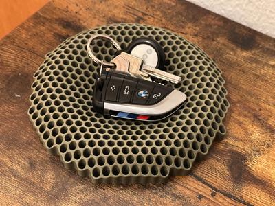 Hivvy – A modern honeycomb tray