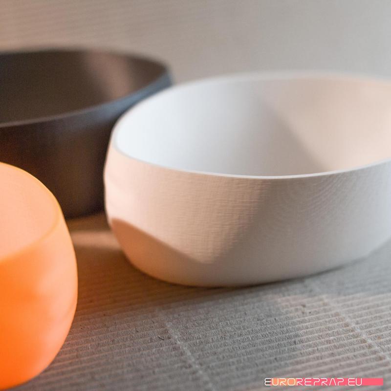 Handy - stackable bowls
