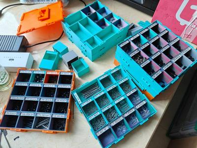screw box