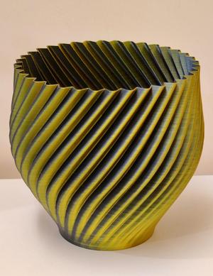Tortile vase - dual silk PLA 