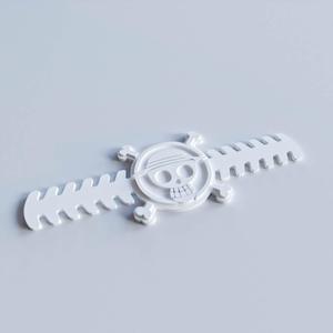 One Piece face mask holder