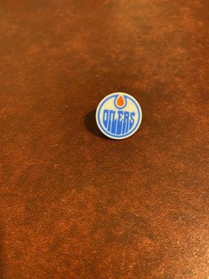 Oilers logo golf ball marker