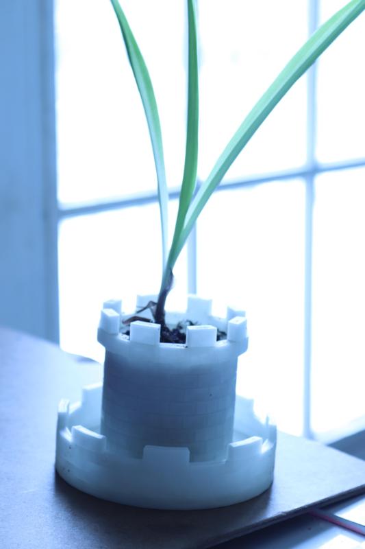 Round Castle Planter