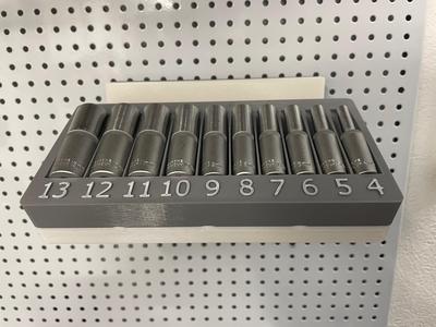 2x4 gridfinity long socket holder 4-13 metric with a 3/8" drive ratchet