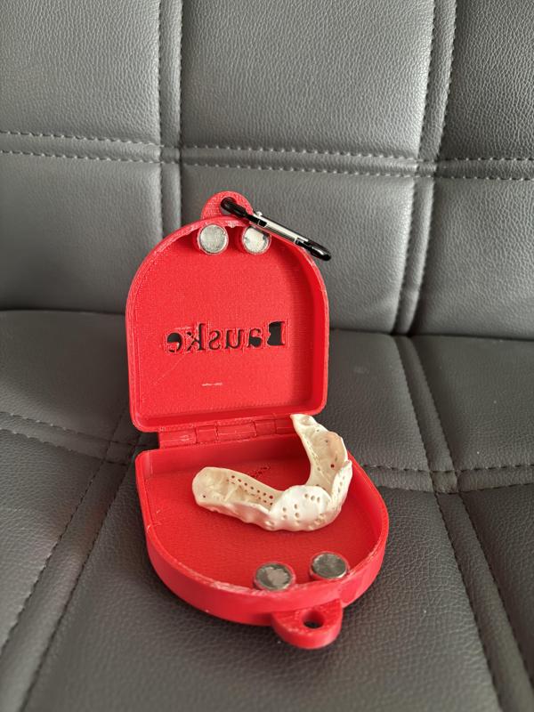 Mouth Guard Case with Magnet Closure and Karabiner Eyelet