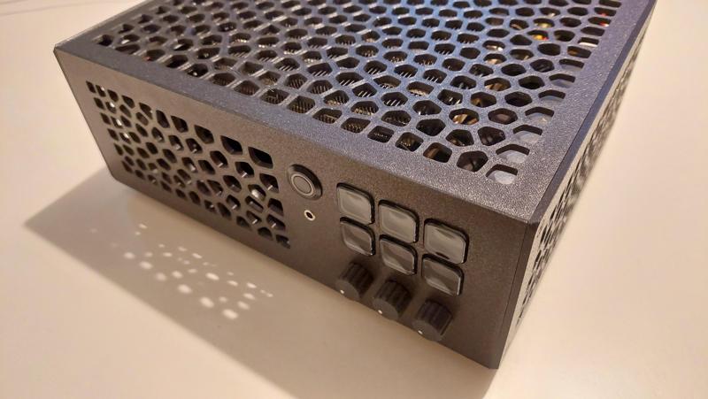 "Gecko" mITX SFF Case