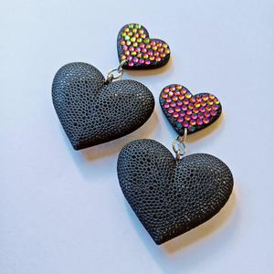 Voronoi heart. Delicate, flexible mesh.