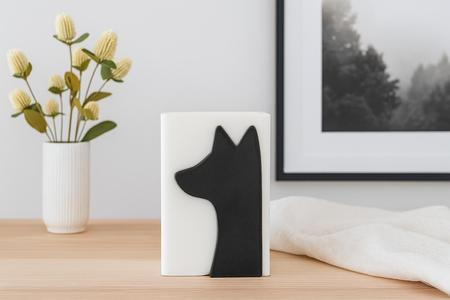 Fox Silhouette Vase – Minimalist Animal Decor for Modern Interiors
