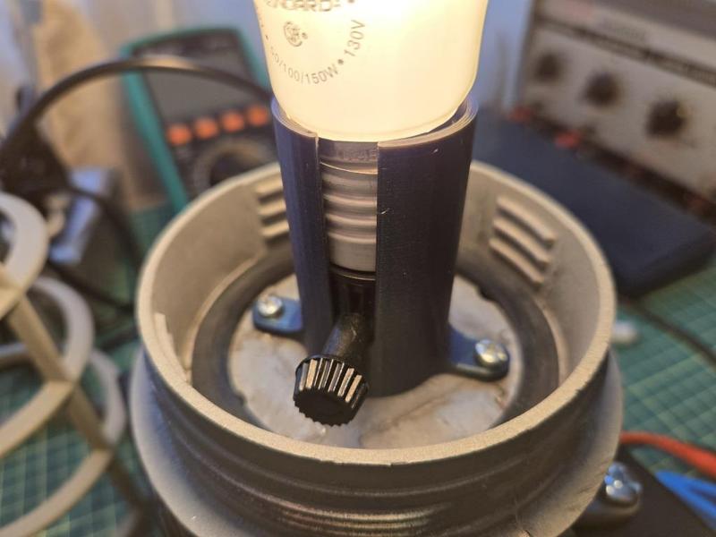 TrilightSocketHolder
