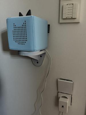 Toniebox wallmount incl. charger.