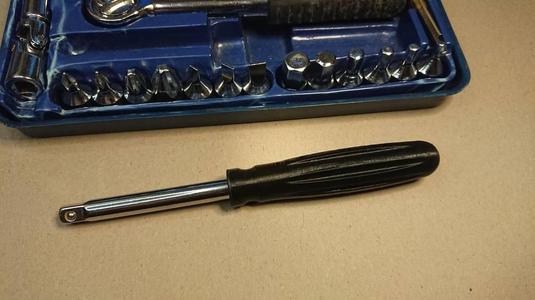 Replacement handle for quick-change tool