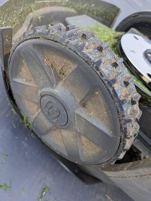 Husqvarna_Automover_105_Wheel.stl