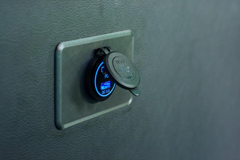 VW-Bus coverplate / charger holder