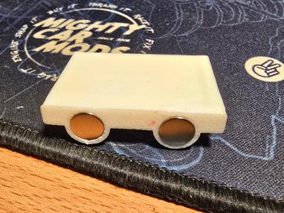 Thin lightweight magnetic Spider Platform