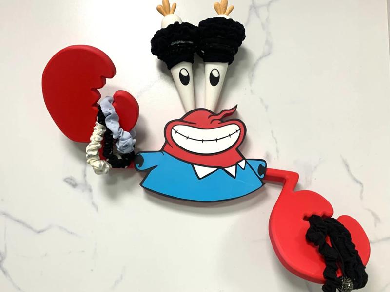 SpongeBob Mr Krabs cartoon cute wall-mounted rack, hook, shelf, hair tie organizer, wall decoration