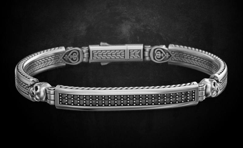 Stylish bracelet with a skull in silver 152