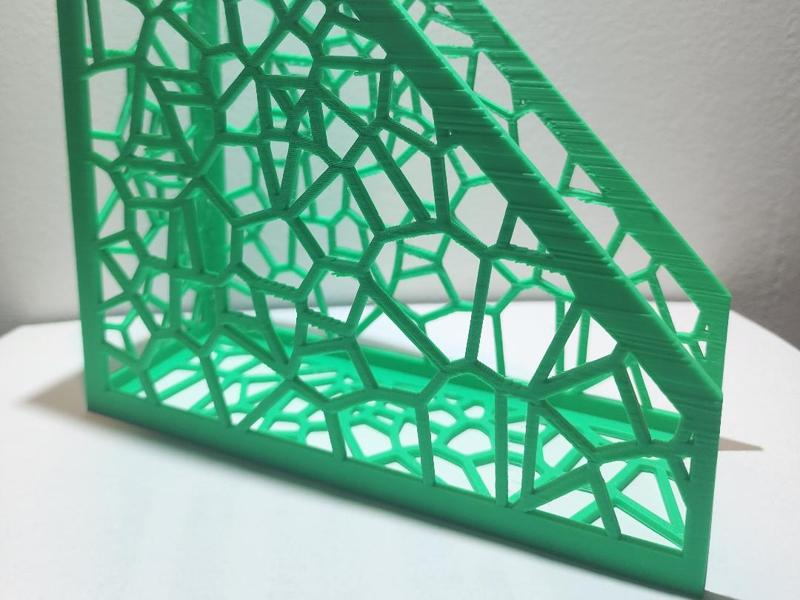 Voronoi Magazine Rack
