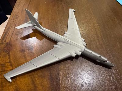 Myasishchev M-4 Molot (code: Bison) 1:200 scale