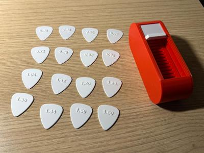 Guitar Pick Holder with Variable Thickness Picks