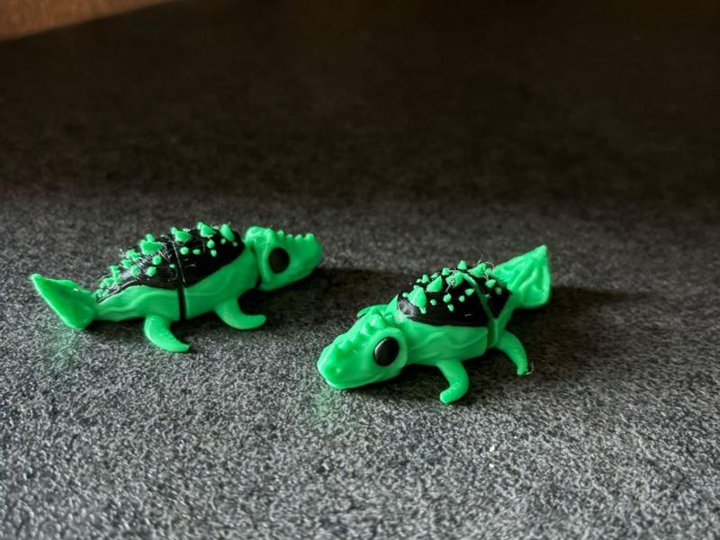Mini articulated water dino