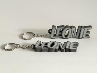 Beautiful key chain with the name LEONIE