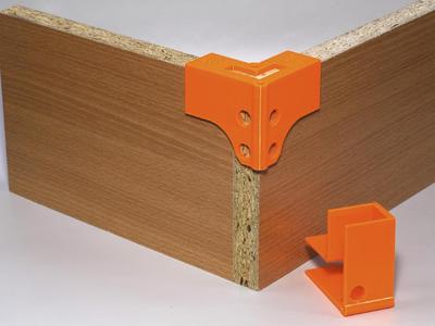 Jig for screwing furniture boards at right angles