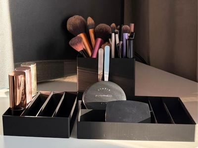 Makeup organizer