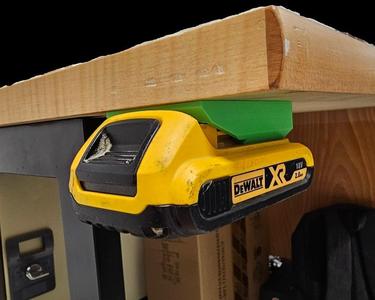 DCB183 DeWALT XR 18V Battery Holder Clip