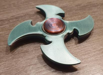 Spinner ninja star shape with bearing