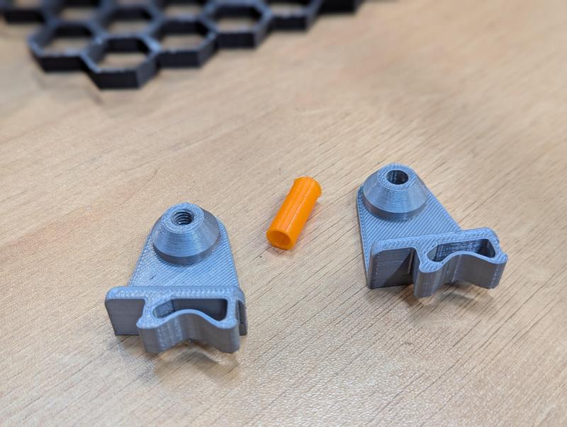 Roller support with HSW base and spacer