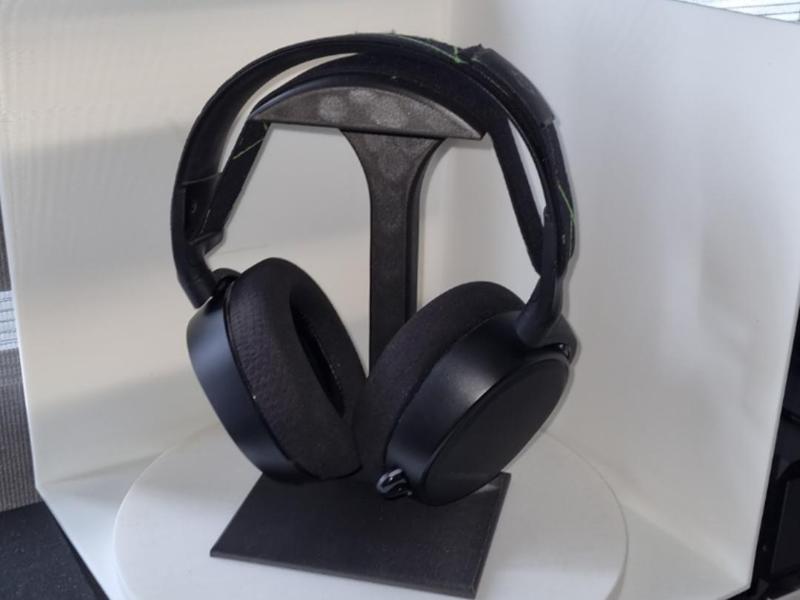 Headphone stand 