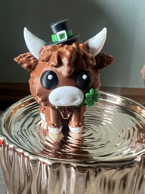 Lucky Shamrock Highland Cow Bobblehead