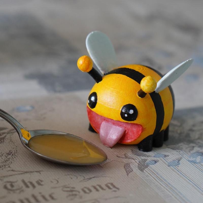 Thicc Bee - Decorative Hanger
