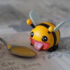 Thicc Bee - Decorative Hanger