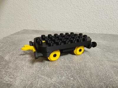 Train base vehicle compatible with " DUPLO"