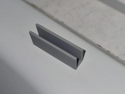 Connection for the bathtub shelf