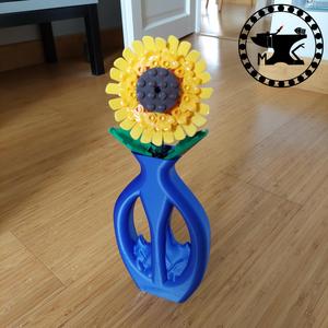 Mountain vase