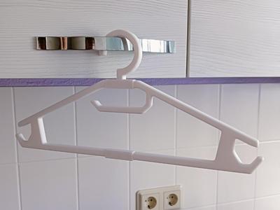 stable coat and clothes hanger (Kleiderbügel)