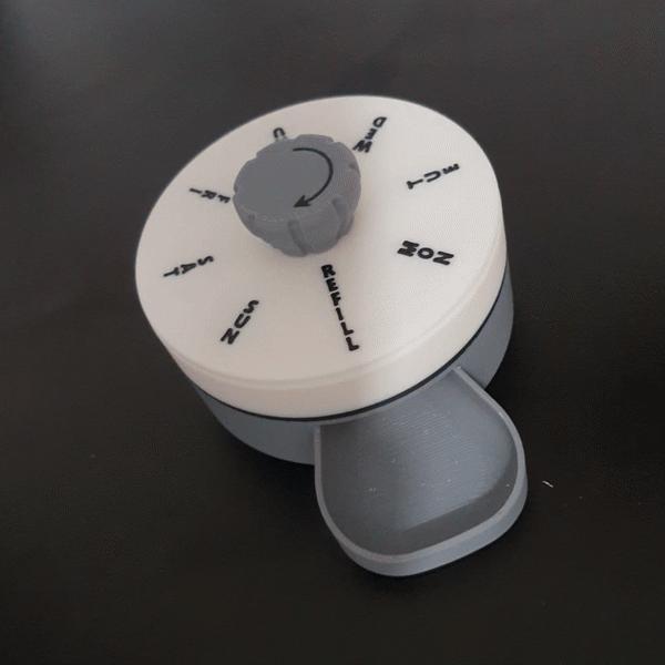 Weekly pill dispenser